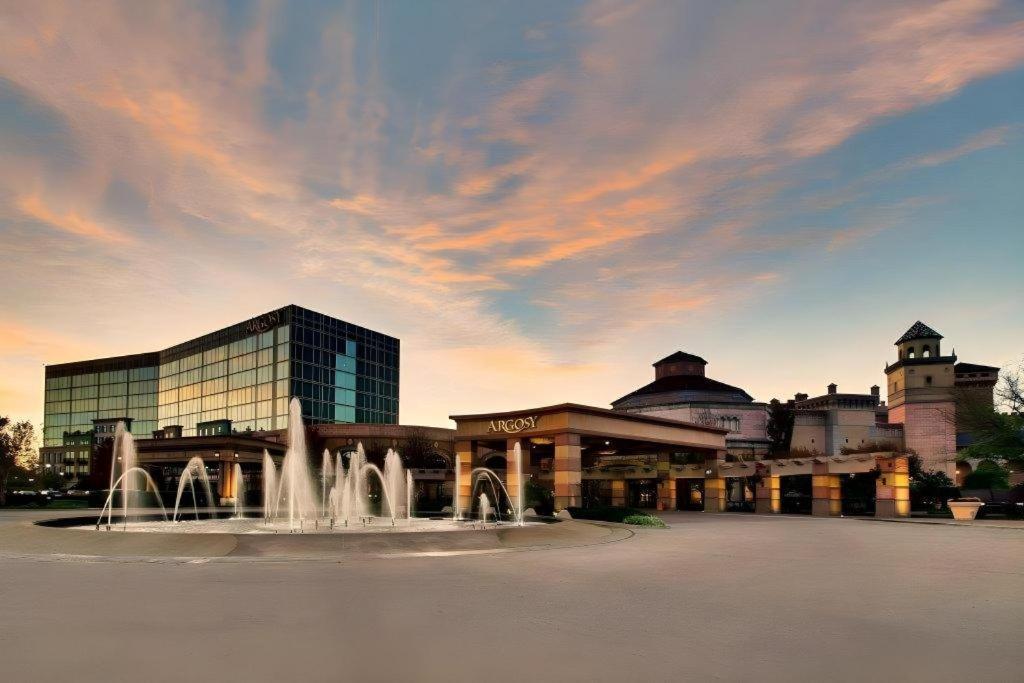 Argosy Casino Hotel & Spa Riverside Bagian luar foto