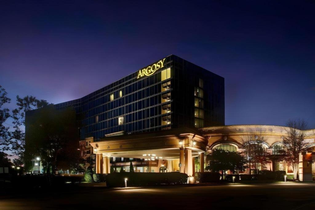 Argosy Casino Hotel & Spa Riverside Bagian luar foto