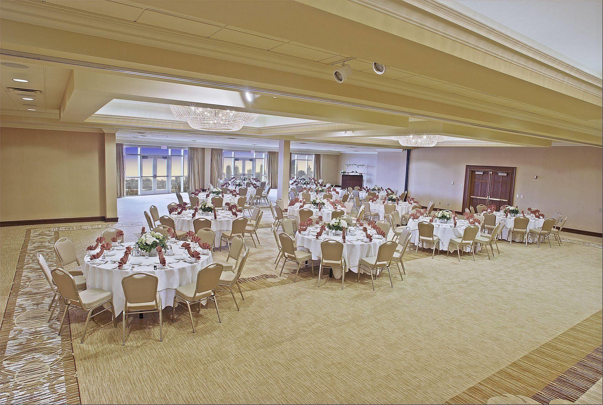 Argosy Casino Hotel & Spa Riverside Bagian luar foto