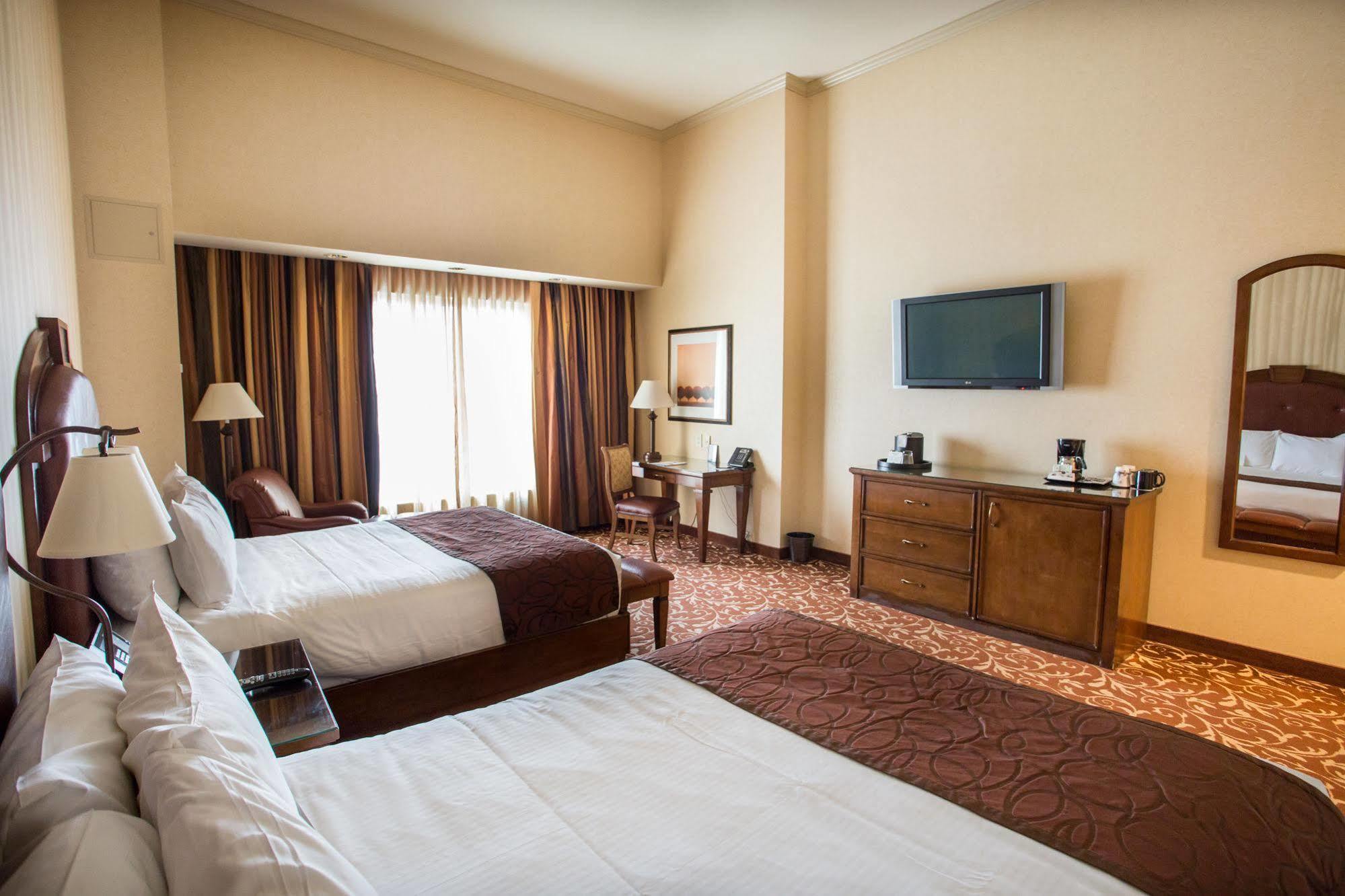 Argosy Casino Hotel & Spa Riverside Bagian luar foto