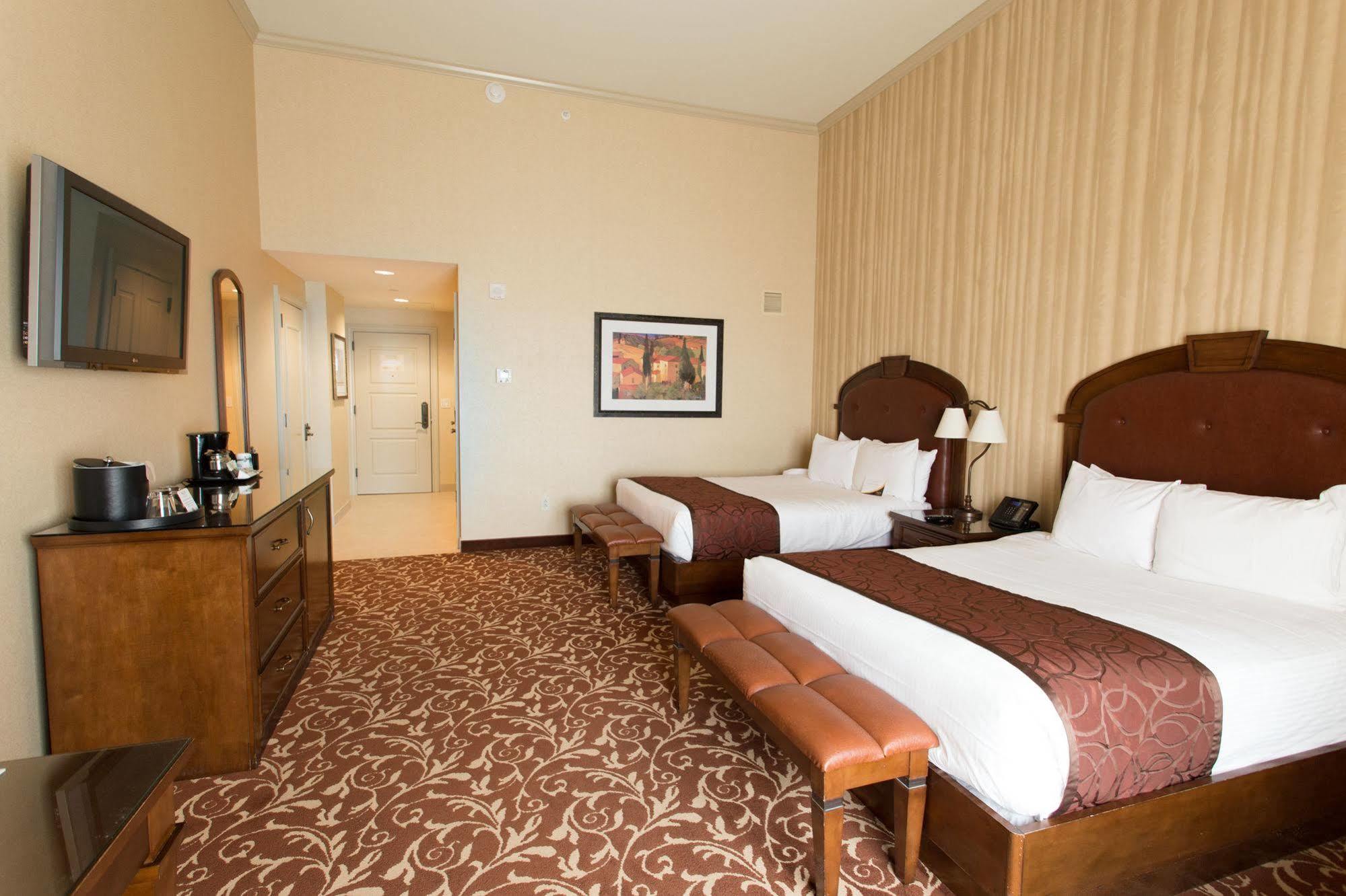 Argosy Casino Hotel & Spa Riverside Bagian luar foto