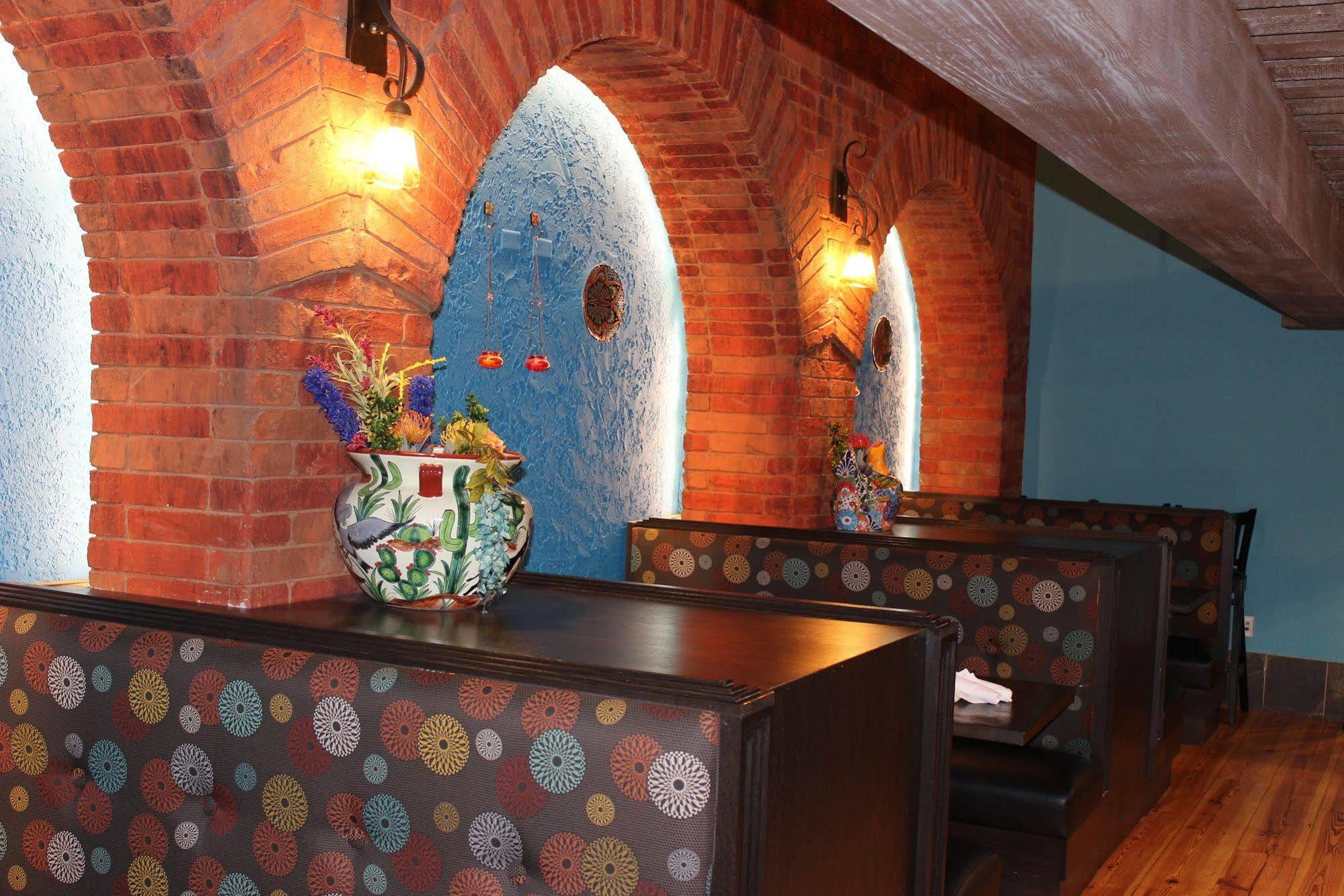 Argosy Casino Hotel & Spa Riverside Bagian luar foto